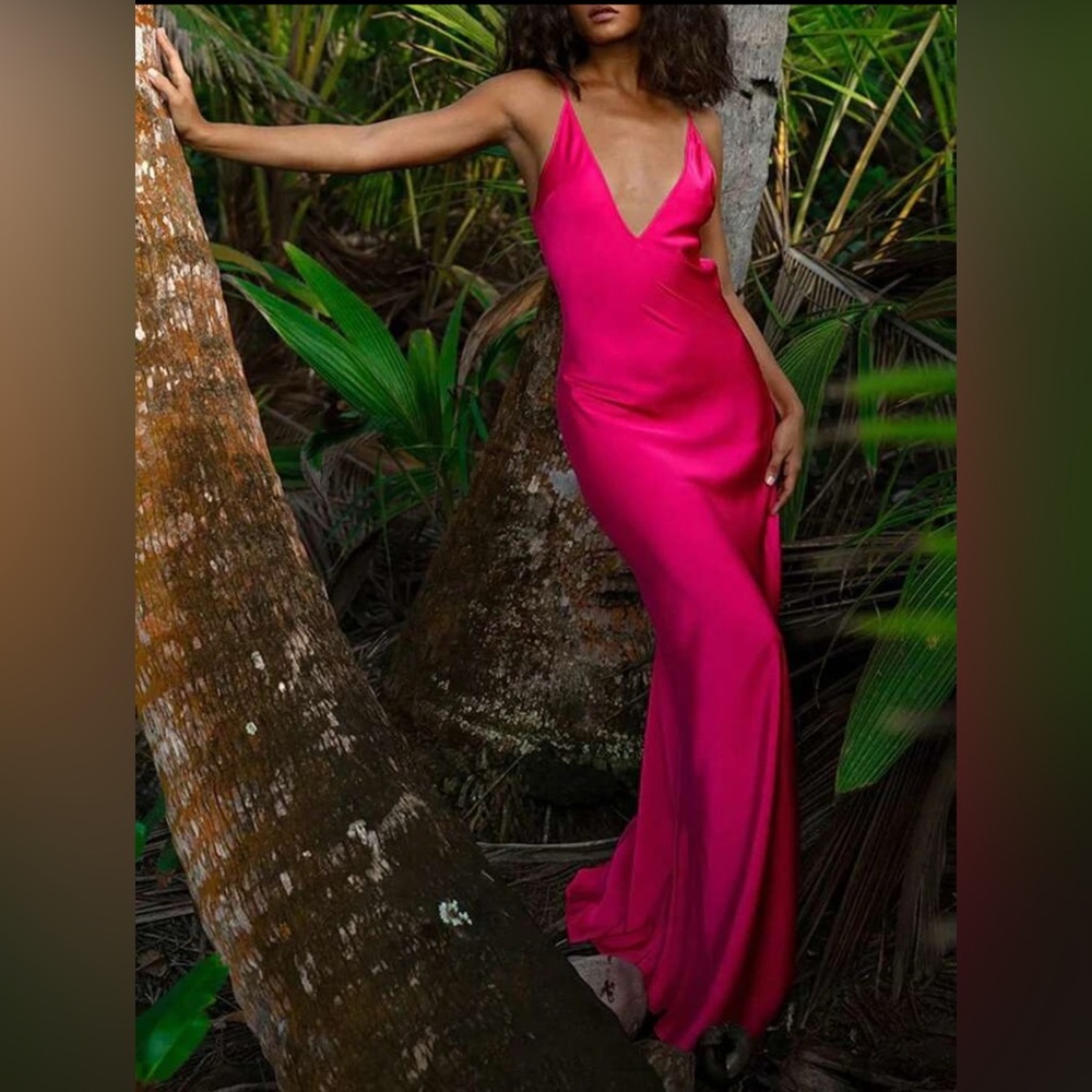 NWOT Opulessa Women HOT PINK Color Spaghetti Strap Simple Fitting Long Dress